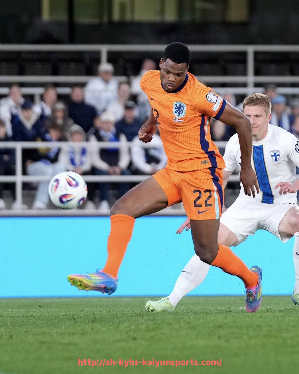 ky开云-世俱杯中场球员控球率排名及核心中场表现分析